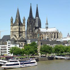 Foto © Raimond Spekking / Wikimedia Commons / CC-BY-SA-3.0 & GFDL Köln - Groß St. Martin und Kölner Dom